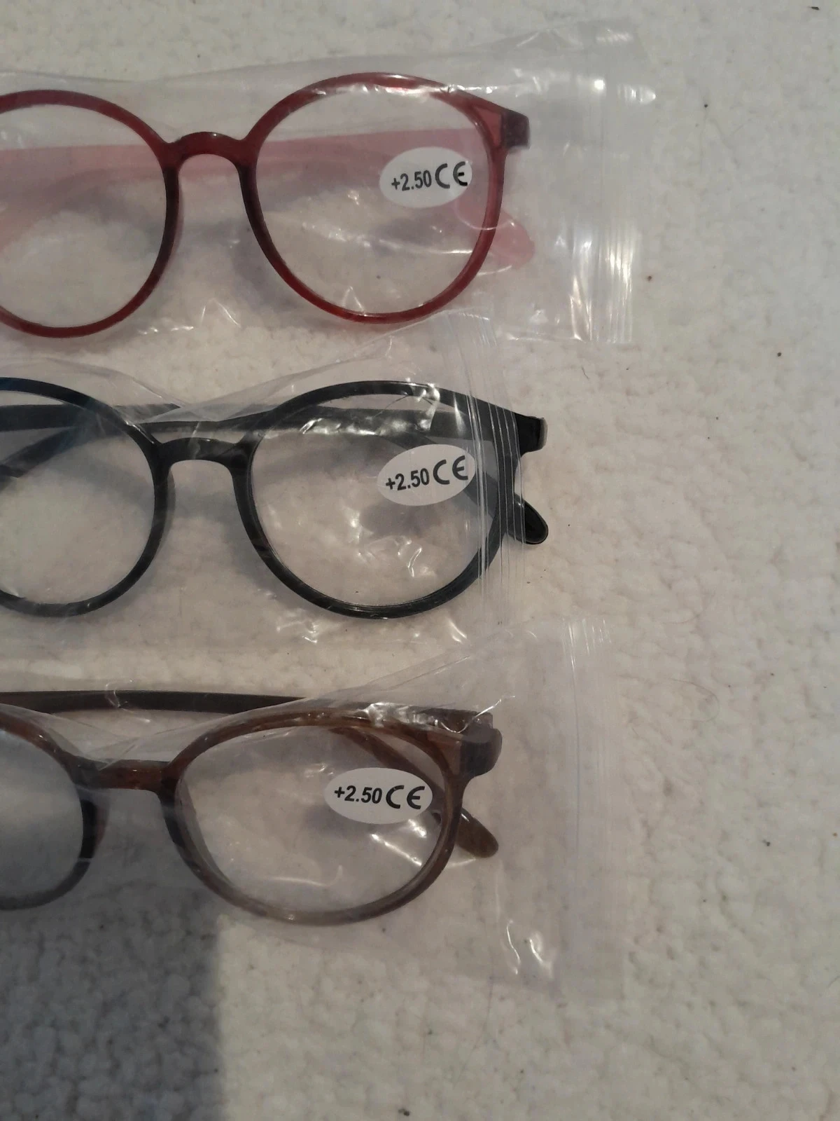 Lote N°03 compuesto de 3 pares de gafas de aumento / lectura, Corrección +2.50 – photo 3